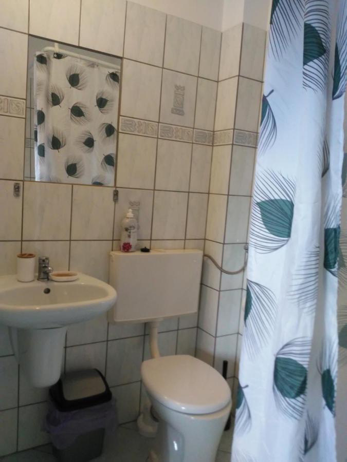 Domek Pod Sosnami Pokoje 2-3 Osobowe Apartment Mielno  Exterior foto